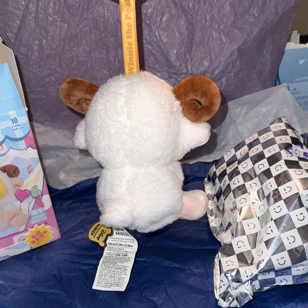 Disney/Miniso Winnie CONFIRMED Sheep Mouton - Picture 3 of 9